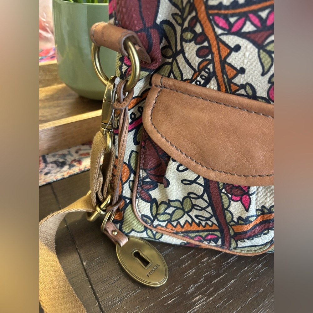 🔑Rare New Vintage Fossil🔑 Floral Convertible Tote with Front Pockets - Picture 3 of 6